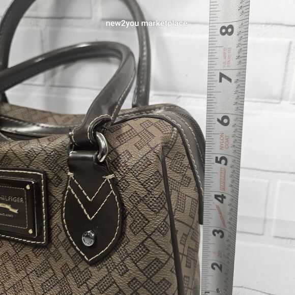 tommy hilfiger hand bag compact purse brown with black interior lightly used - Picture 14 of 16